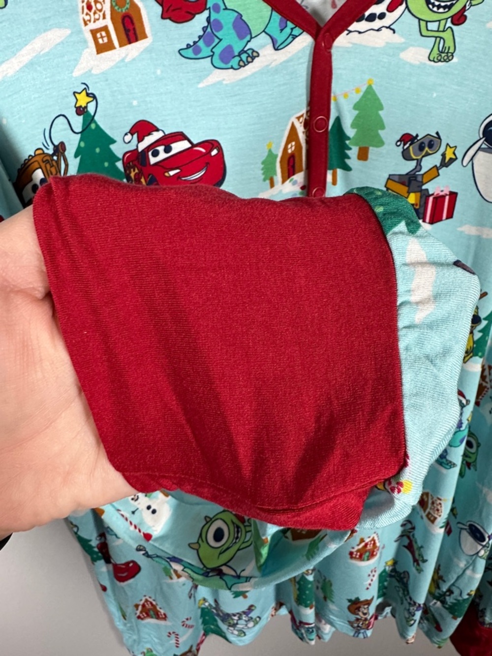 Little Sleepies Disney Pixar Christmas Village Women’s Pajama Top Size 3XL NWOT - Picture 5 of 5